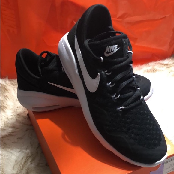 🆕 Nike Air Max Sasha New - Black/white - NIB - Picture 3 of 5